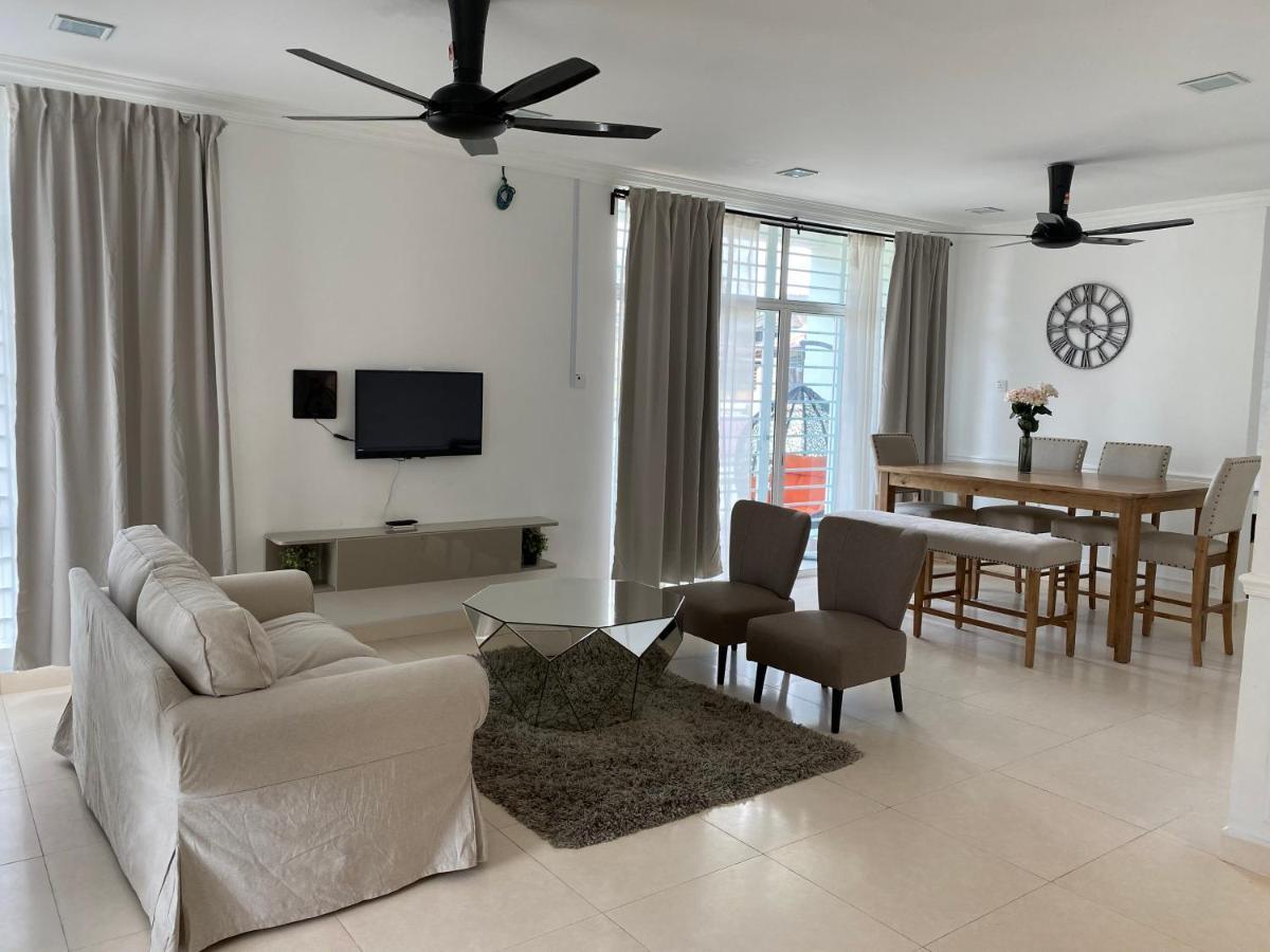 Casa Hijau Villa *